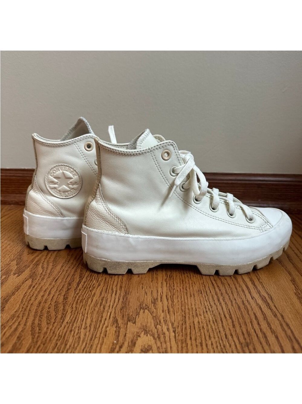 Converse Chuck Taylor Leather Lugged Hightop Shoes Womens 8